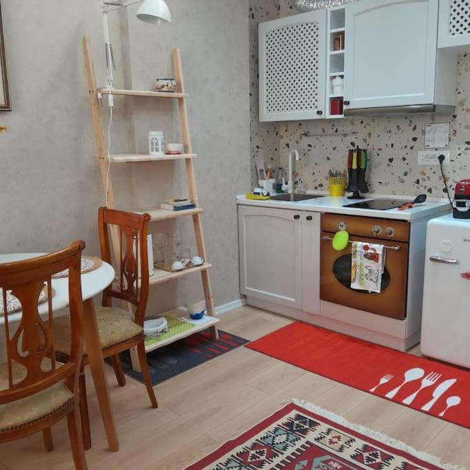 Bani'S Cozy Lovely Apt Tirana Kültér fotó